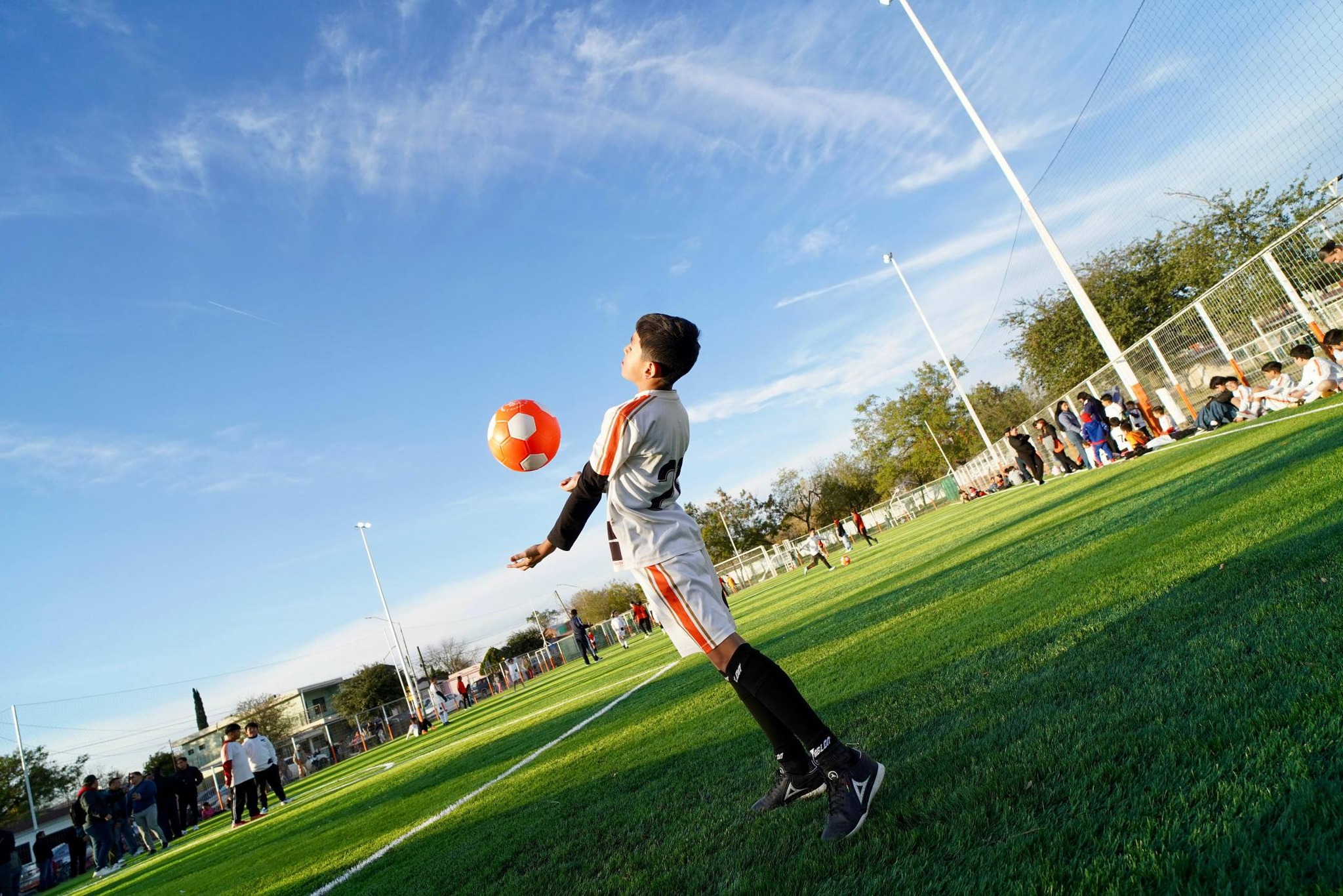 620078679_924118296811567_2867323969310897544_n